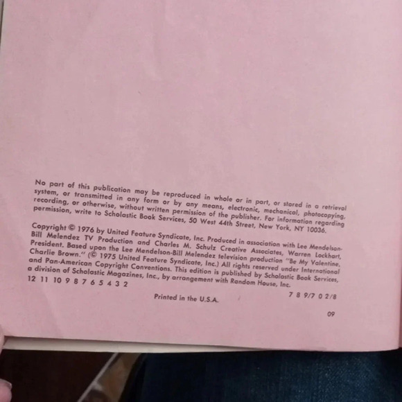 Be My Valentine Charlie Brown by Charles m. Schulz - Picture 6 of 11